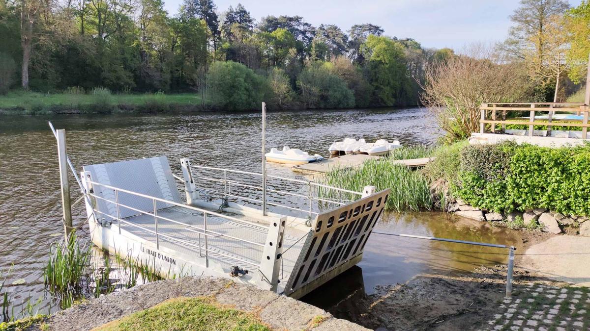 Emplacements ombragés camping Ménil